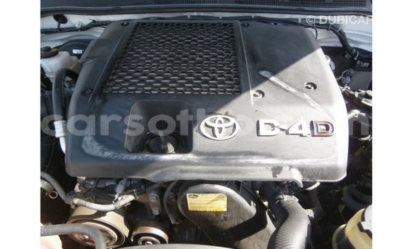 Sayi Imported Toyota Hilux White Mota in Import - Dubai a Maseru Sayi Imported Toyota Hilux White Mota in Import - Dubai a Maseru