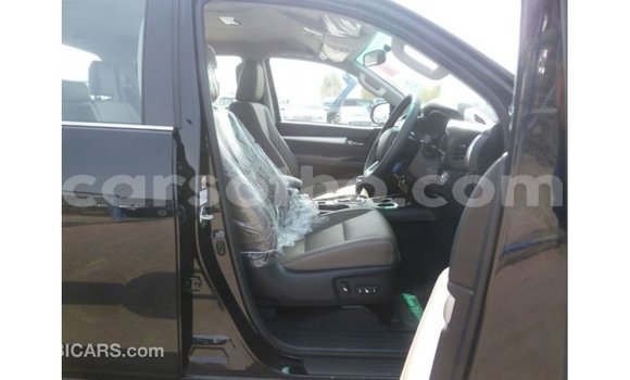 اشتري Imported Toyota Hilux Black سيارة في Import - Dubai في Maseru اشتري Imported Toyota Hilux Black سيارة في Import - Dubai في Maseru