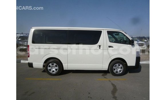 Sayi Imported Toyota Hiace White Mota in Import - Dubai a Maseru Sayi Imported Toyota Hiace White Mota in Import - Dubai a Maseru