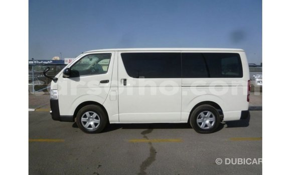 Sayi Imported Toyota Hiace White Mota in Import - Dubai a Maseru Sayi Imported Toyota Hiace White Mota in Import - Dubai a Maseru