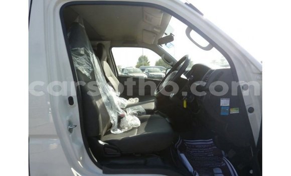Sayi Imported Toyota Hiace White Mota in Import - Dubai a Maseru Sayi Imported Toyota Hiace White Mota in Import - Dubai a Maseru