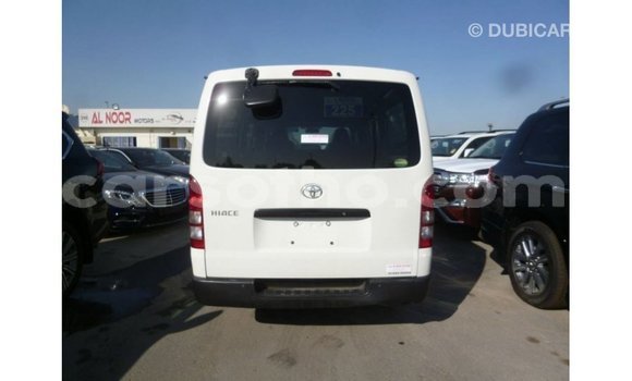 Sayi Imported Toyota Hiace White Mota in Import - Dubai a Maseru Sayi Imported Toyota Hiace White Mota in Import - Dubai a Maseru