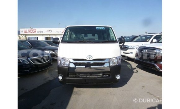 Sayi Imported Toyota Hiace White Mota in Import - Dubai a Maseru Sayi Imported Toyota Hiace White Mota in Import - Dubai a Maseru