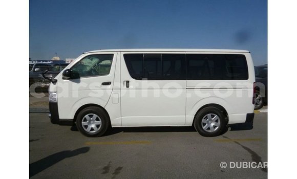Sayi Imported Toyota Hiace White Mota in Import - Dubai a Maseru Sayi Imported Toyota Hiace White Mota in Import - Dubai a Maseru