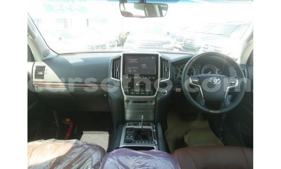 Sayi Imported Toyota Land Cruiser Red Mota in Import - Dubai a Maseru Sayi Imported Toyota Land Cruiser Red Mota in Import - Dubai a Maseru