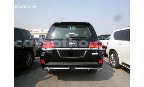 Sayi Imported Toyota Land Cruiser Black Mota in Import - Dubai a Maseru Sayi Imported Toyota Land Cruiser Black Mota in Import - Dubai a Maseru