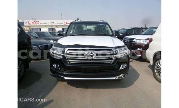 Sayi Imported Toyota Land Cruiser Black Mota in Import - Dubai a Maseru Sayi Imported Toyota Land Cruiser Black Mota in Import - Dubai a Maseru