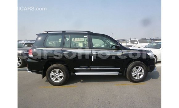Sayi Imported Toyota Land Cruiser Black Mota in Import - Dubai a Maseru Sayi Imported Toyota Land Cruiser Black Mota in Import - Dubai a Maseru