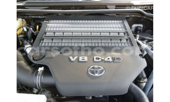 Sayi Imported Toyota Land Cruiser Black Mota in Import - Dubai a Maseru Sayi Imported Toyota Land Cruiser Black Mota in Import - Dubai a Maseru