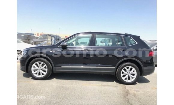 Acheter Import Voiture Volkswagen Tiguan Noir à Import - Dubai, Maseru Acheter Import Voiture Volkswagen Tiguan Noir à Import - Dubai, Maseru
