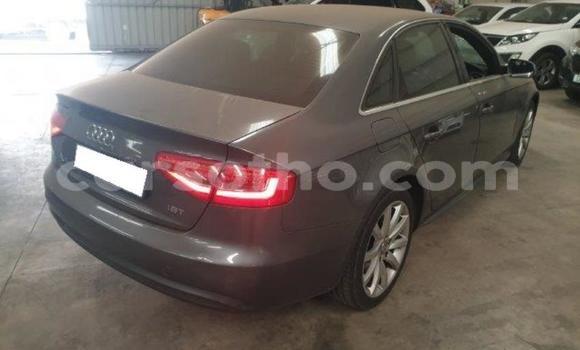 اشتري مستعمل Audi A4 Black سيارة في Hlotse في Leribe اشتري مستعمل Audi A4 Black سيارة في Hlotse في Leribe
