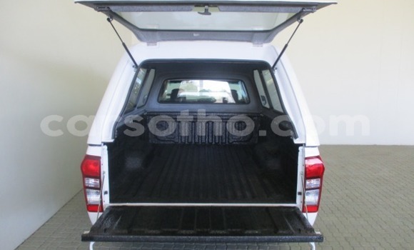 اشتري مستعمل Isuzu KB White سيارة في Mohale's Hoek في Mohale's Hoek اشتري مستعمل Isuzu KB White سيارة في Mohale's Hoek في Mohale's Hoek