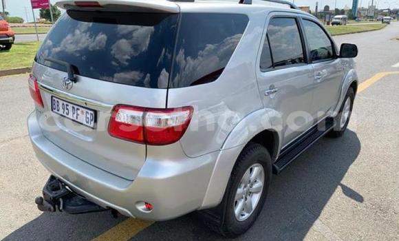 اشتري مستعمل Toyota Fortuner Silver سيارة في Maputsoa في Leribe اشتري مستعمل Toyota Fortuner Silver سيارة في Maputsoa في Leribe