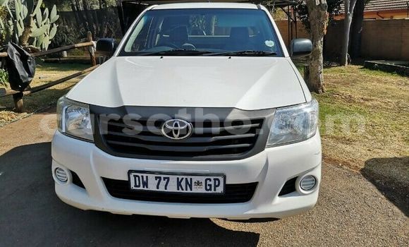 Sayi Na hannu Toyota Hilux White Mota in Maputsoe a Leribe Sayi Na hannu Toyota Hilux White Mota in Maputsoe a Leribe