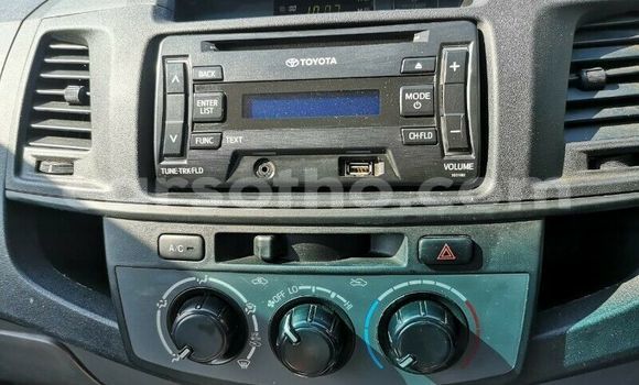 Sayi Na hannu Toyota Hilux White Mota in Maputsoe a Leribe Sayi Na hannu Toyota Hilux White Mota in Maputsoe a Leribe