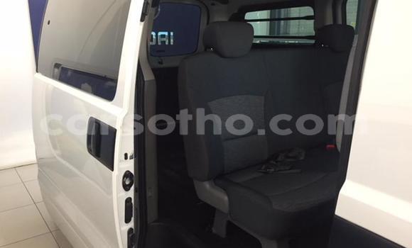 Sayi Na hannu Hyundai H1 White Mota in Maseru a Maseru Sayi Na hannu Hyundai H1 White Mota in Maseru a Maseru