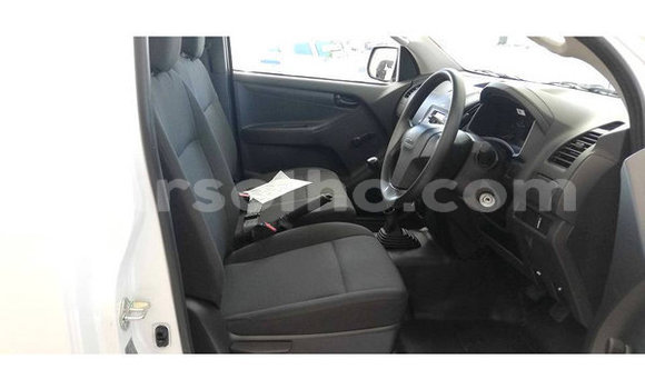 Sayi Na hannu Isuzu KB White Mota in Hlotse a Leribe Sayi Na hannu Isuzu KB White Mota in Hlotse a Leribe