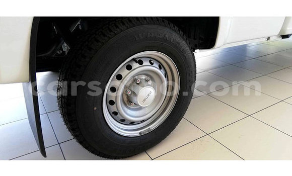 Sayi Na hannu Isuzu KB White Mota in Hlotse a Leribe Sayi Na hannu Isuzu KB White Mota in Hlotse a Leribe