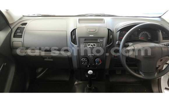 Sayi Na hannu Isuzu KB White Mota in Hlotse a Leribe Sayi Na hannu Isuzu KB White Mota in Hlotse a Leribe