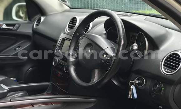 Sayi Na hannu Mercedes-Benz M-klasse AMG White Mota in Maseru a Maseru Sayi Na hannu Mercedes-Benz M-klasse AMG White Mota in Maseru a Maseru