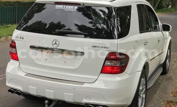 Sayi Na hannu Mercedes-Benz M-klasse AMG White Mota in Maseru a Maseru Sayi Na hannu Mercedes-Benz M-klasse AMG White Mota in Maseru a Maseru