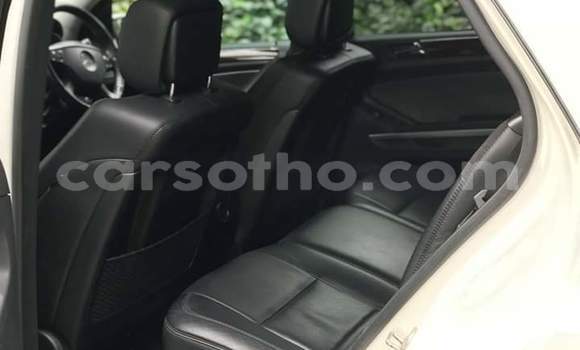 Sayi Na hannu Mercedes-Benz M-klasse AMG White Mota in Maseru a Maseru Sayi Na hannu Mercedes-Benz M-klasse AMG White Mota in Maseru a Maseru