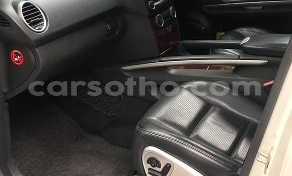 Sayi Na hannu Mercedes-Benz M-klasse AMG White Mota in Maseru a Maseru Sayi Na hannu Mercedes-Benz M-klasse AMG White Mota in Maseru a Maseru