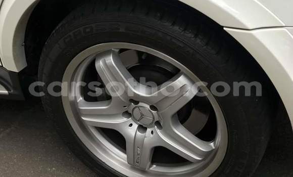 Sayi Na hannu Mercedes-Benz M-klasse AMG White Mota in Maseru a Maseru Sayi Na hannu Mercedes-Benz M-klasse AMG White Mota in Maseru a Maseru