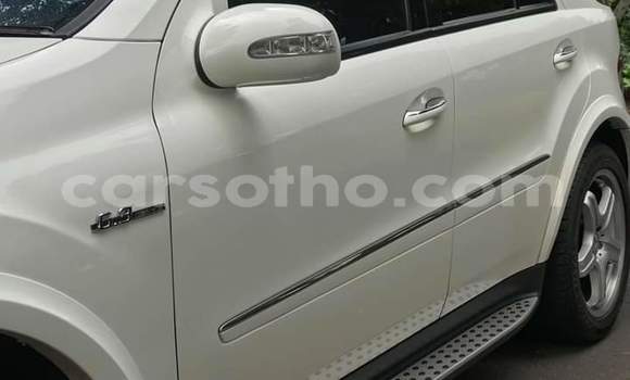 Sayi Na hannu Mercedes-Benz M-klasse AMG White Mota in Maseru a Maseru Sayi Na hannu Mercedes-Benz M-klasse AMG White Mota in Maseru a Maseru