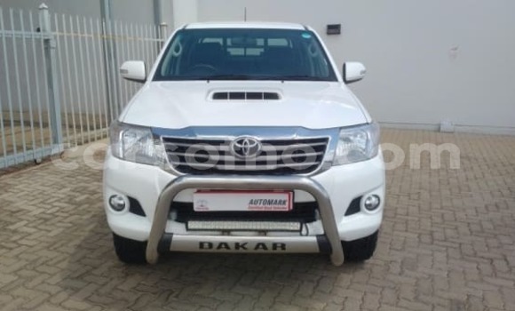 Acheter Occasion Voiture Toyota Hilux Blanc à Thaba–Tseka, Mafeteng Acheter Occasion Voiture Toyota Hilux Blanc à Thaba–Tseka, Mafeteng