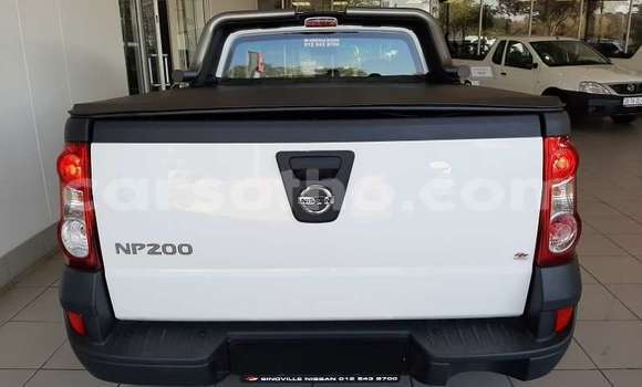 اشتري مستعمل Nissan NP 300 White سيارة في Hlotse في Leribe اشتري مستعمل Nissan NP 300 White سيارة في Hlotse في Leribe