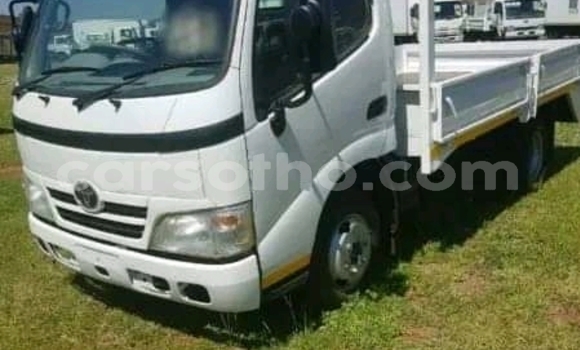 Buy Used Toyota Dyna White Truck in Maseru in Maseru Buy Used Toyota Dyna White Truck in Maseru in Maseru