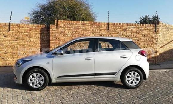 اشتري مستعمل Kia Rio Silver سيارة في Roma في Maseru اشتري مستعمل Kia Rio Silver سيارة في Roma في Maseru