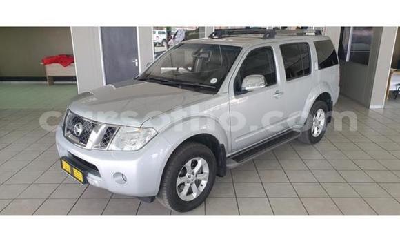 Sayi Na hannu Nissan Pathfinder Silver Mota in Maseru a Maseru Sayi Na hannu Nissan Pathfinder Silver Mota in Maseru a Maseru