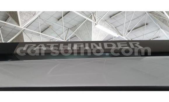 Sayi Na hannu Nissan Pathfinder Silver Mota in Maseru a Maseru Sayi Na hannu Nissan Pathfinder Silver Mota in Maseru a Maseru