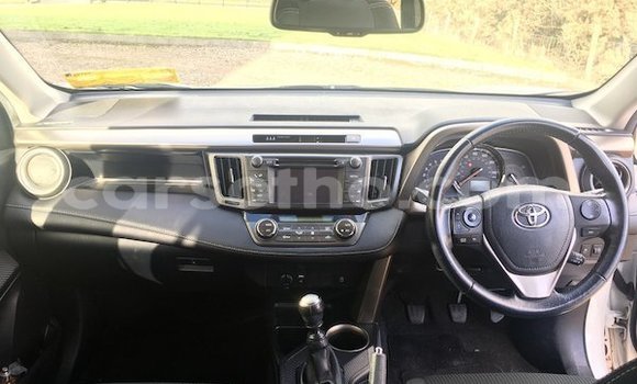 Acheter Occasion Voiture Toyota RAV4 Blanc à Mafeteng, Mafeteng Acheter Occasion Voiture Toyota RAV4 Blanc à Mafeteng, Mafeteng