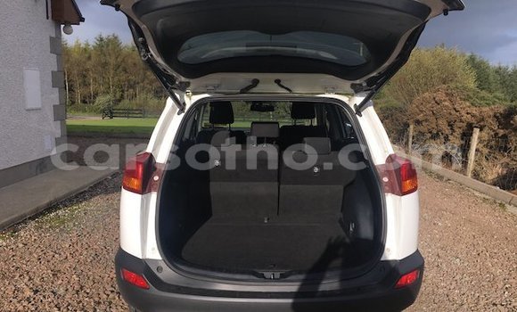 Acheter Occasion Voiture Toyota RAV4 Blanc à Mafeteng, Mafeteng Acheter Occasion Voiture Toyota RAV4 Blanc à Mafeteng, Mafeteng