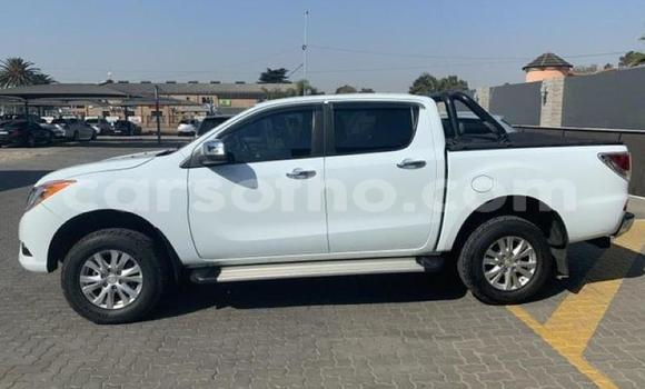 Sayi Na hannu Mazda BT-50 White Mota in Maseru a Maseru Sayi Na hannu Mazda BT-50 White Mota in Maseru a Maseru