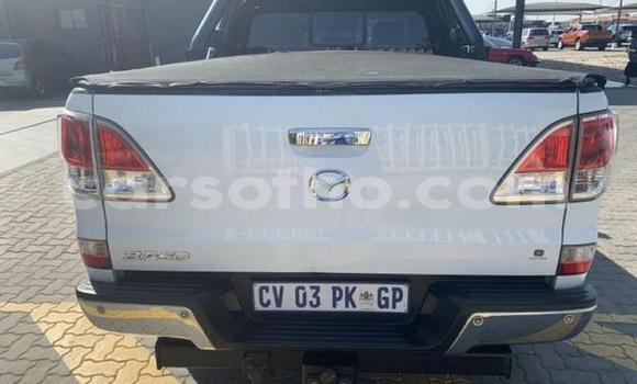 Sayi Na hannu Mazda BT-50 White Mota in Maseru a Maseru Sayi Na hannu Mazda BT-50 White Mota in Maseru a Maseru