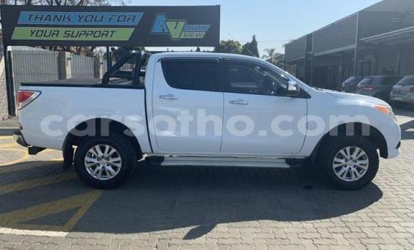 Sayi Na hannu Mazda BT-50 White Mota in Maseru a Maseru Sayi Na hannu Mazda BT-50 White Mota in Maseru a Maseru