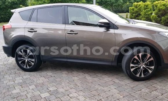 Acheter Occasion Voiture Toyota RAV4 Beige à Quthing, Butha-Buthe Acheter Occasion Voiture Toyota RAV4 Beige à Quthing, Butha-Buthe