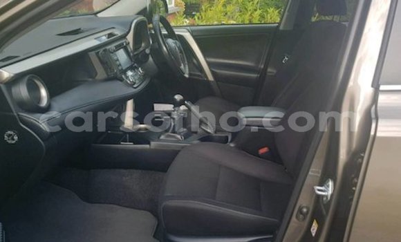 Acheter Occasion Voiture Toyota RAV4 Beige à Quthing, Butha-Buthe Acheter Occasion Voiture Toyota RAV4 Beige à Quthing, Butha-Buthe