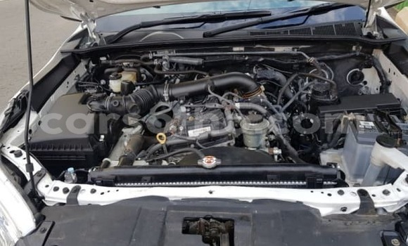 Sayi Na hannu Toyota Hilux White Mota in Maseru a Maseru Sayi Na hannu Toyota Hilux White Mota in Maseru a Maseru