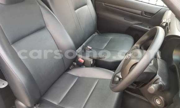 Sayi Na hannu Toyota Hilux White Mota in Maseru a Maseru Sayi Na hannu Toyota Hilux White Mota in Maseru a Maseru