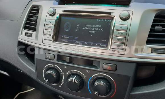 Sayi Na hannu Toyota Hilux White Mota in Maseru a Maseru Sayi Na hannu Toyota Hilux White Mota in Maseru a Maseru