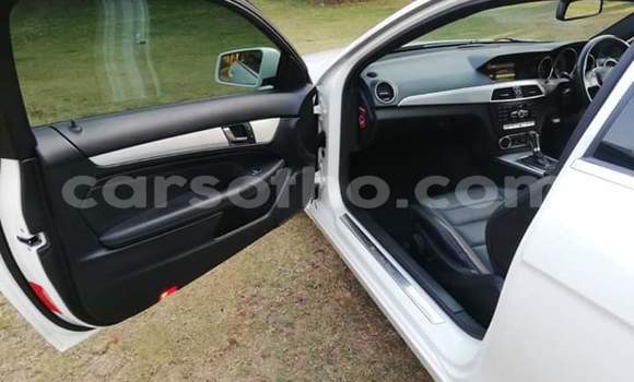 Acheter Occasion Voiture Mercedes-Benz C–Class Blanc à Maseru, Maseru Acheter Occasion Voiture Mercedes-Benz C–Class Blanc à Maseru, Maseru