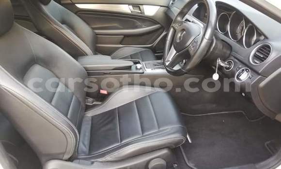 Acheter Occasion Voiture Mercedes-Benz C–Class Blanc à Maseru, Maseru Acheter Occasion Voiture Mercedes-Benz C–Class Blanc à Maseru, Maseru