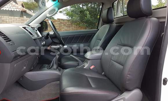 Acheter Occasion Voiture Toyota Hilux Blanc à Maseru, Maseru Acheter Occasion Voiture Toyota Hilux Blanc à Maseru, Maseru