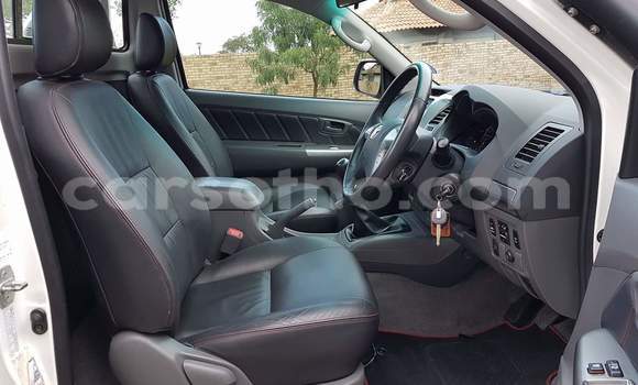 Acheter Occasion Voiture Toyota Hilux Blanc à Maseru, Maseru Acheter Occasion Voiture Toyota Hilux Blanc à Maseru, Maseru