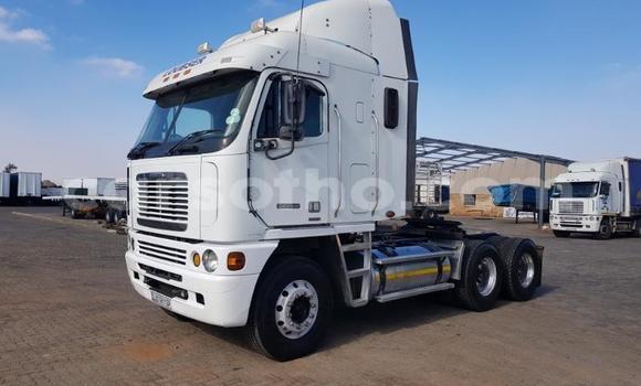 Sayi Na hannu Man Silent White Babbar mota in Maseru a Maseru